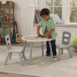 KidKraft® Ronde Tafel Met 2 Stoelen -Knus En Klein kidkraft ronde tafel met 2 stoelen a220357 3
