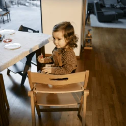 Moji Kinderstoel Yippy Cashmere Hout -Knus En Klein moji kinderstoel yippy cashmere hout a362923 1