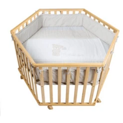 ROBA Box 6-hoekig Incl. Beschermkleed Beertje (Liebhabär) -Knus En Klein roba box 6 hoekig incl beschermkleed beertje liebhabaer a064098 1